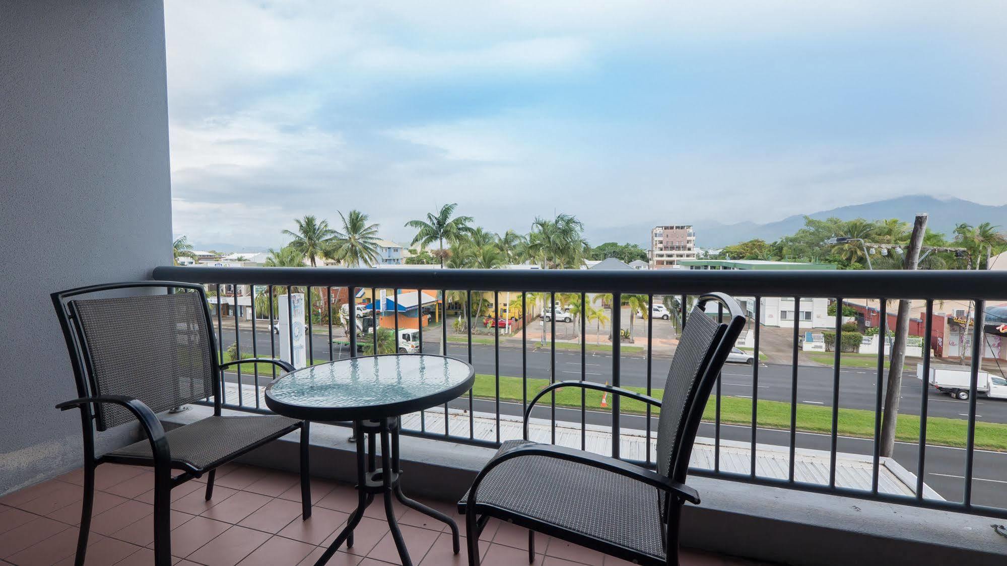 Sunshine Tower Hotel Cairns Exterior foto